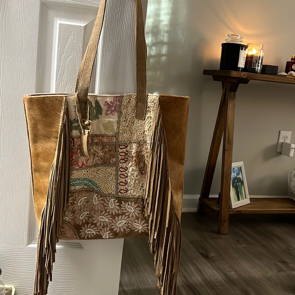 SHYANNE Purse
